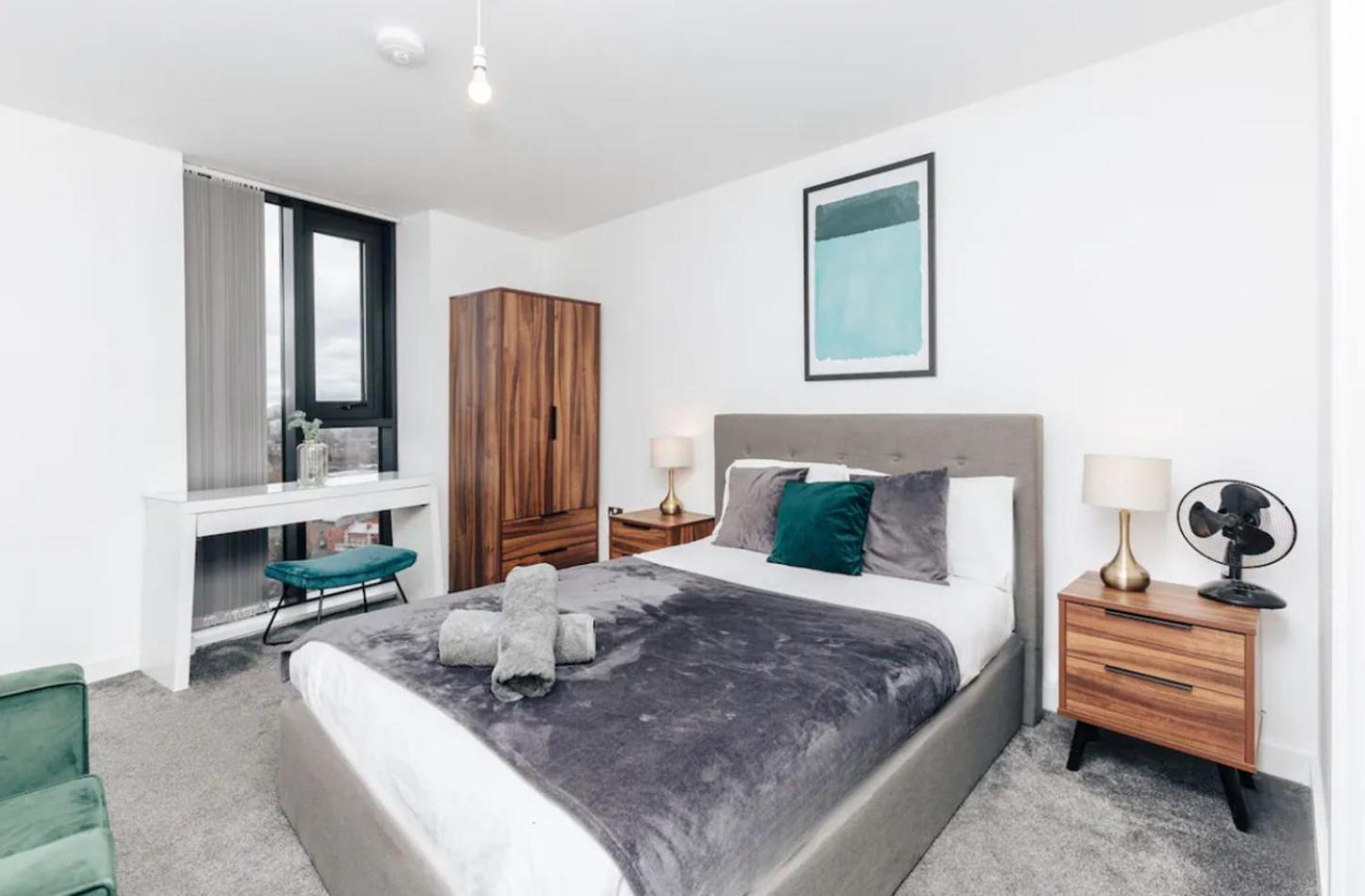 Luxury 2 Bedroom Apartment, Broad Street 버밍엄 외부 사진